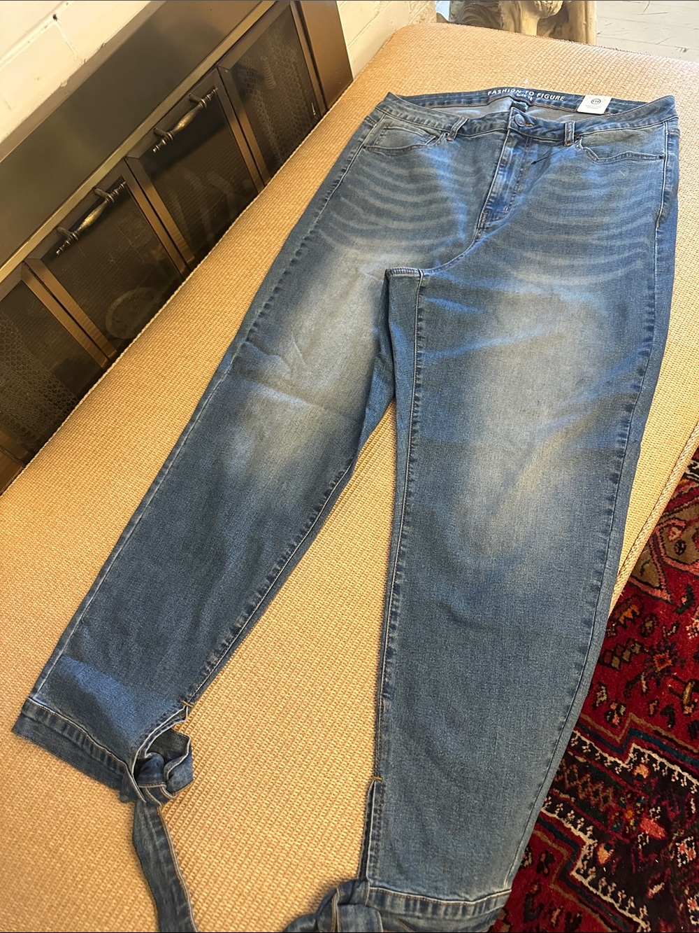 💜#70/72 BNWT FASHION TO FIGURE STRAIGHT LEG JEANS